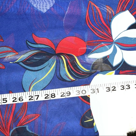 East Adeline 2X flower blouse - Picture 7 of 9